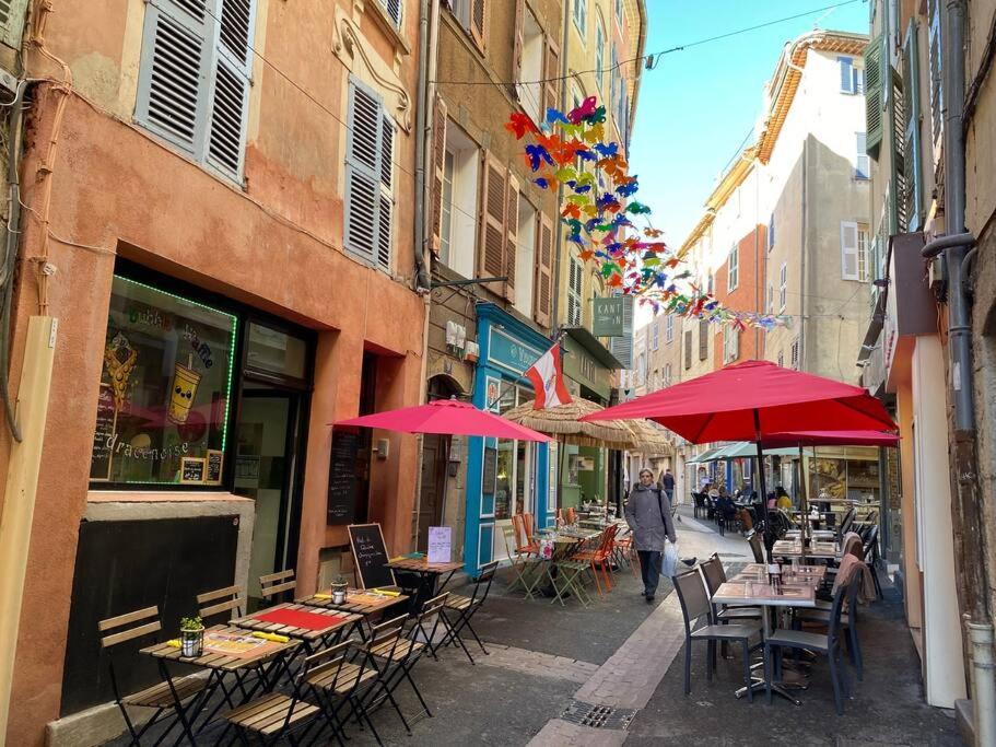 Akropole De Caroline, Central, Lumineux, Calme, Free Parking, Lift, 3 Beds Draguignan Extérieur photo