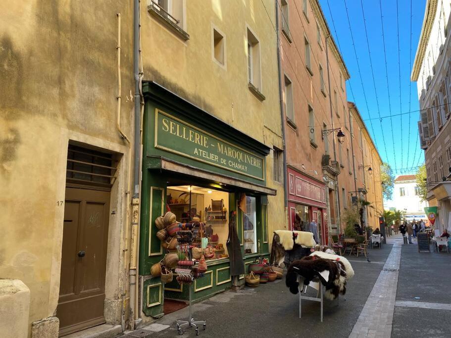 Akropole De Caroline, Central, Lumineux, Calme, Free Parking, Lift, 3 Beds Draguignan Extérieur photo